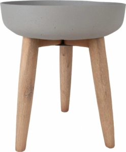 puķu pods uz kājām