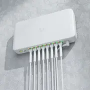 Compact Poe switch with 1  810084698068