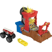 Mattel Hot Wheels Monster Trucks Arena Smashers 5-Alarm Crash Challenge Playset Hnb90