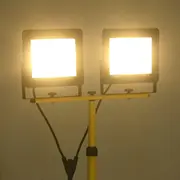 vidaXL prožektors Led ar statīvu. 2X100 W. silti balta gaisma Reflektor ze stojakiem.