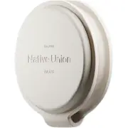 Vietējā savienība Voyage 2-In-1 Qi2 bezvadu 15W ceļojuma lādētājs divām ierīcēm. kas ir saderīgas ar Magsafe Smilšakmens Native Union Wireless Charger bezprzewodowa do kompatybilna sandstone