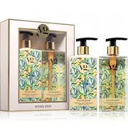 Vivian Grey komplekts dzirkstošs apelsīns. mitrinošs. roku losjons. 350 ml attīrošs. šķidrās ziepes. sievietēm Gray Set Sparkling Orange. Hydrating. Hand Lotion. Cleansing. Liquid Soap. For Women