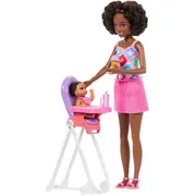 Lelle Barbie Mattel Skipper Aukļu klubs komplekts ar mazuli un augsto krēsliņu Jjb45 Lalka Klub opiekunek zestaw bobasem do karmienia