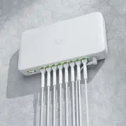 Compact Poe switch with 1  810084698068