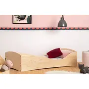 Bērnu gulta Pepe 5 ar stelāžu Guļamvietas platums 80 cm, garums 160 Platums 84 Garums 164 Augstums 40 Ar resti 1, Guļamvietu skaits Izgatavošanas materiāls dabīgs koks Priede, Krāsa priede