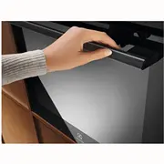Cepeškrāsns Electrolux 700 Series Mealassist 71 L pirolītiska melna iebūvējamā elektriskā cepeškrāsns Loe9P3Xz 7333394110295 