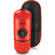 Kapsulu kafijas automāts Wacaco manuālais malšanas ar futrāli Nanopresso Lava Red  4897066230351